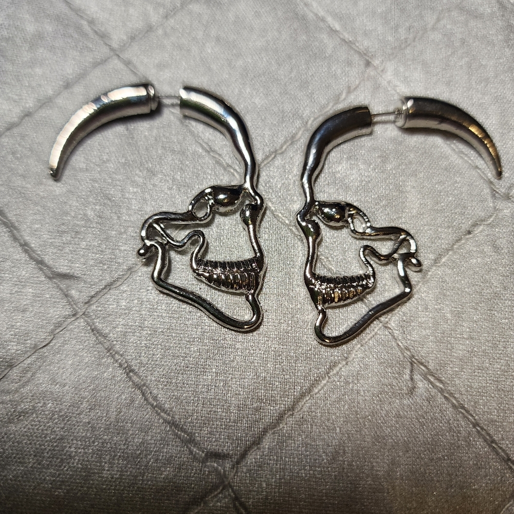 Skull Earrings